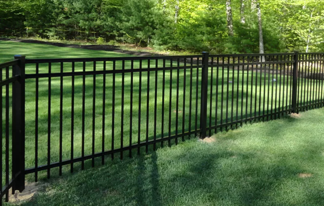 aluminum fences in front of yard