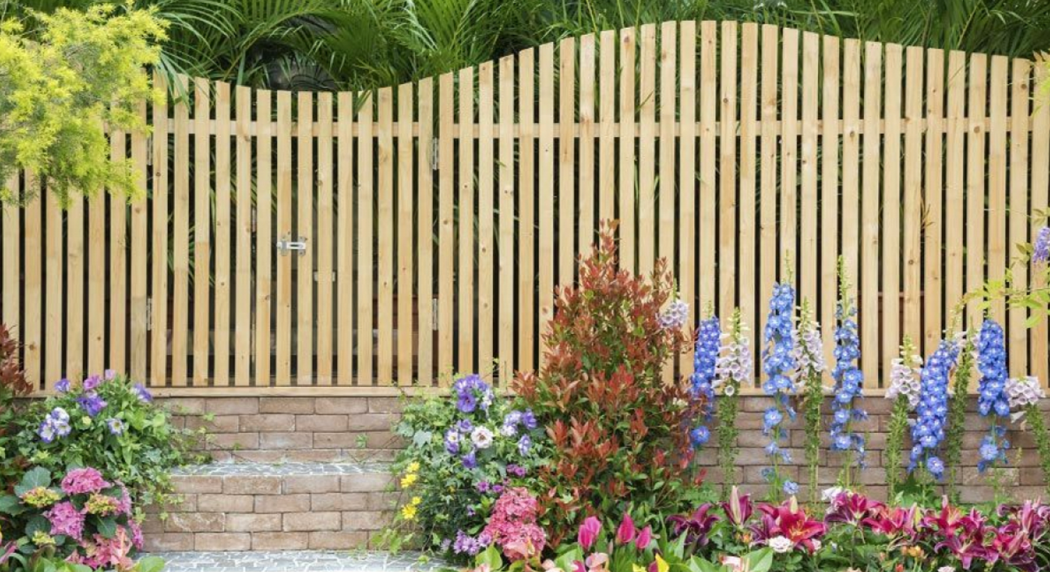 wooden fences built in newtown